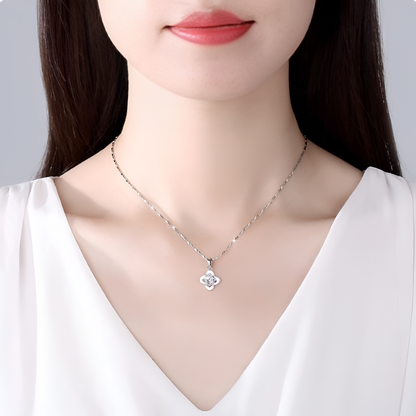 Luxurious Love & Luck Clover Pendant Necklace™