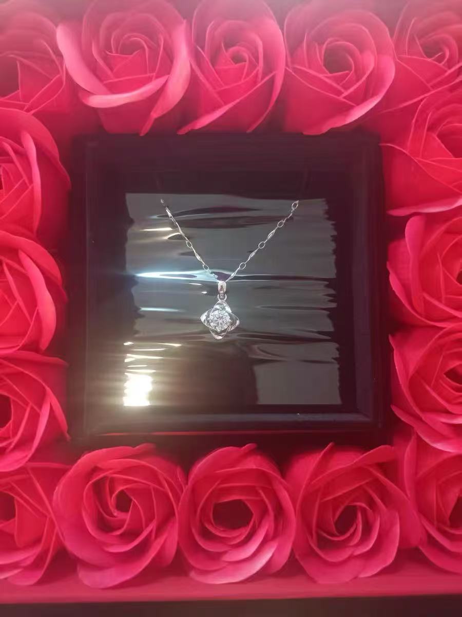 <h2>Unlock Your Charm: Transform Your Style!</h2>